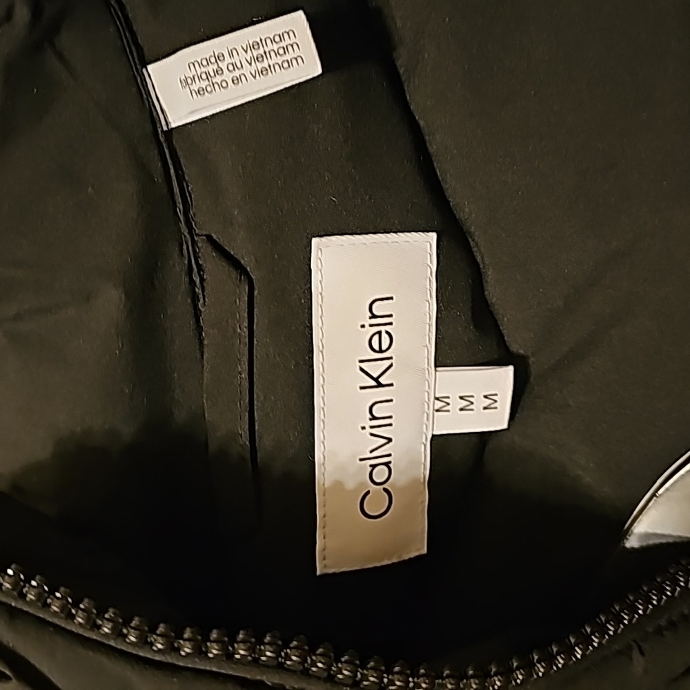 Calvin Klein - Picture 4 of 5